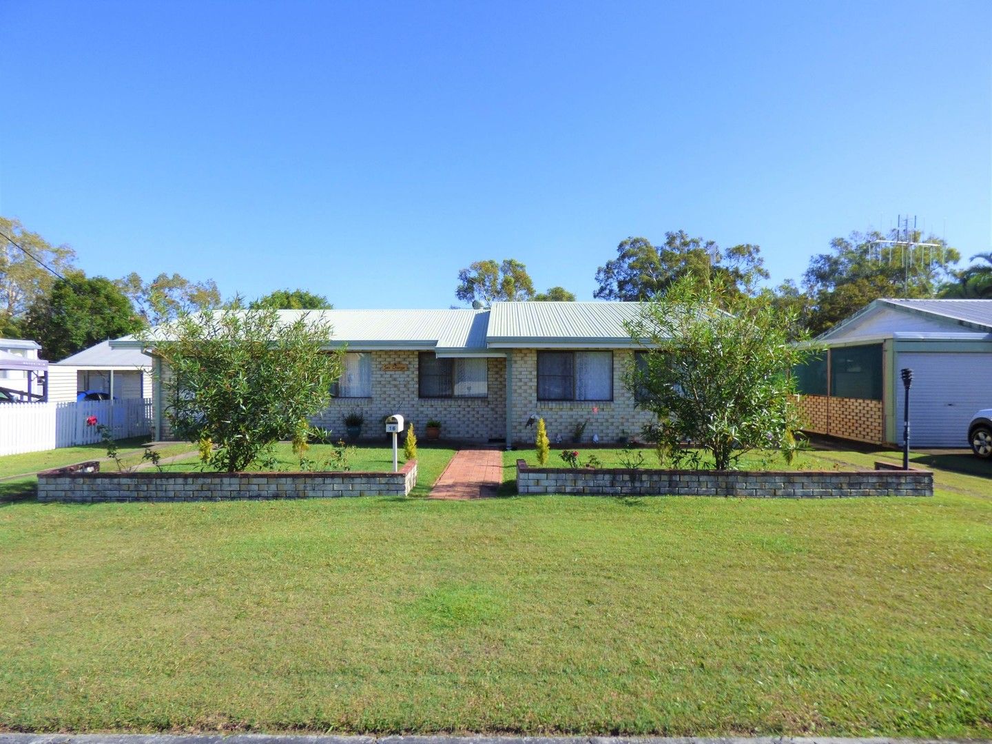 16 Anchovy Street, Tin Can Bay Property History & Address Research