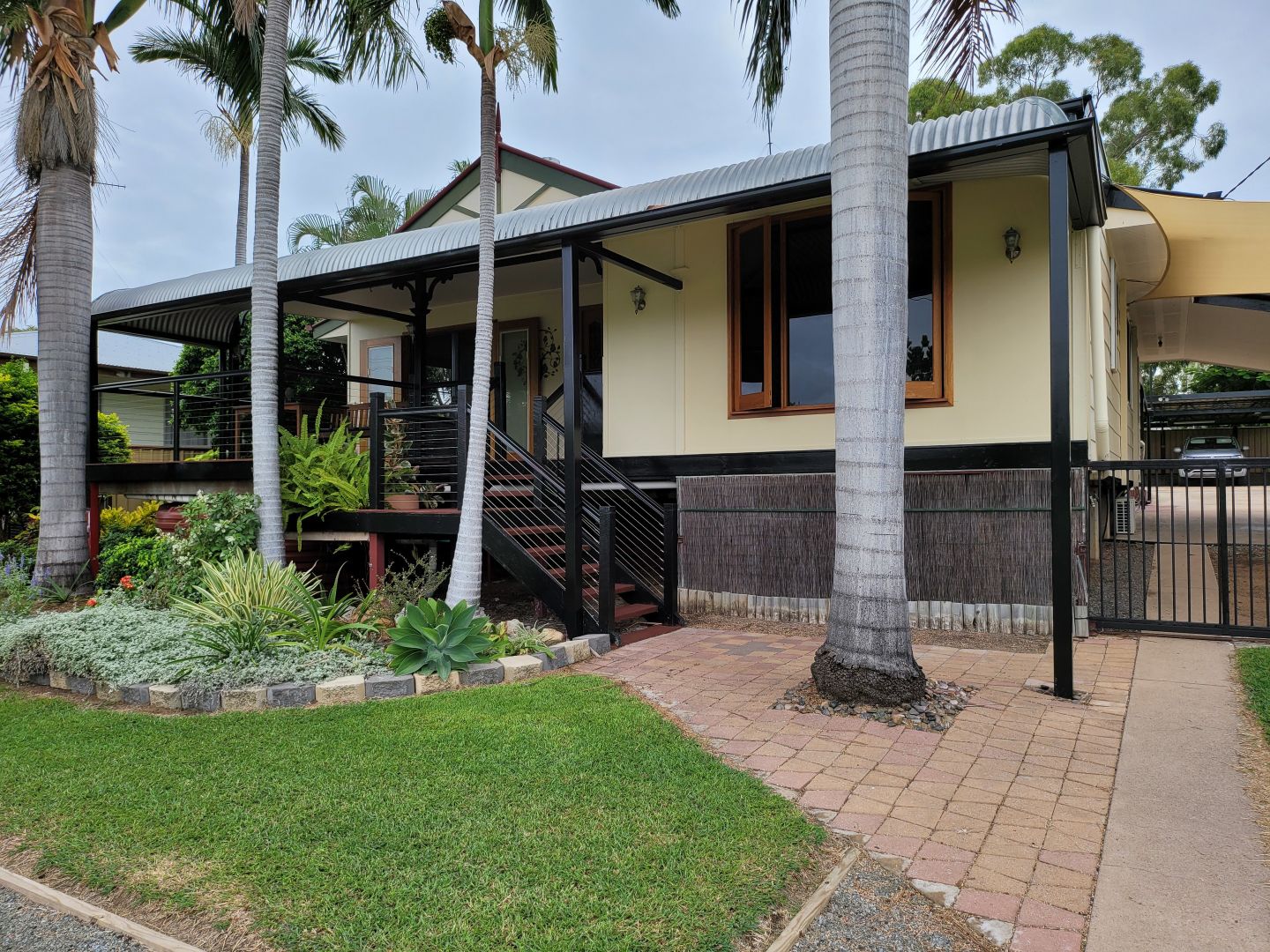 34 Nobbs St, Moura QLD 4718, Image 1