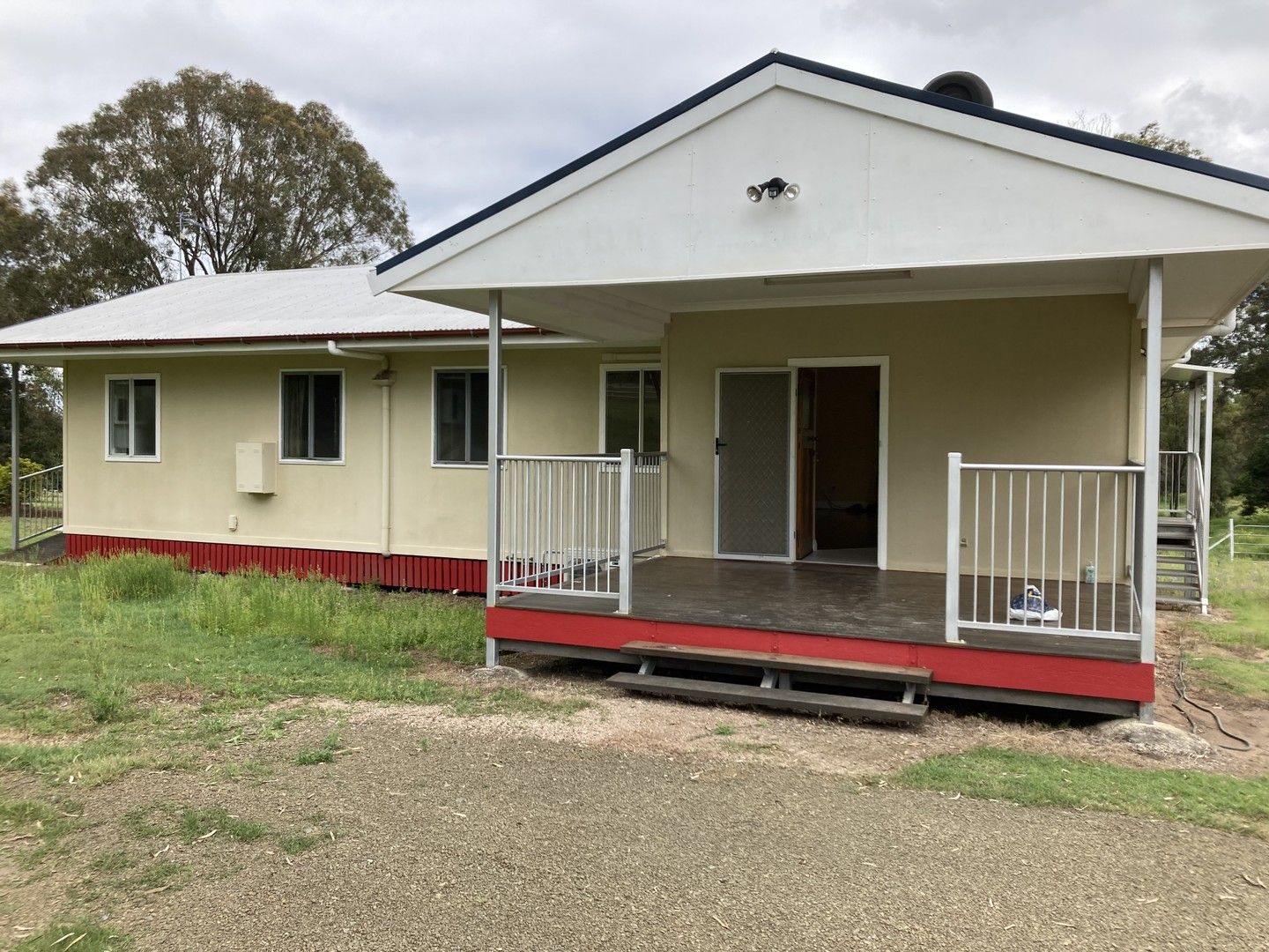 4 bedrooms House in 10 Silkwood Ct GLENORE GROVE QLD, 4342
