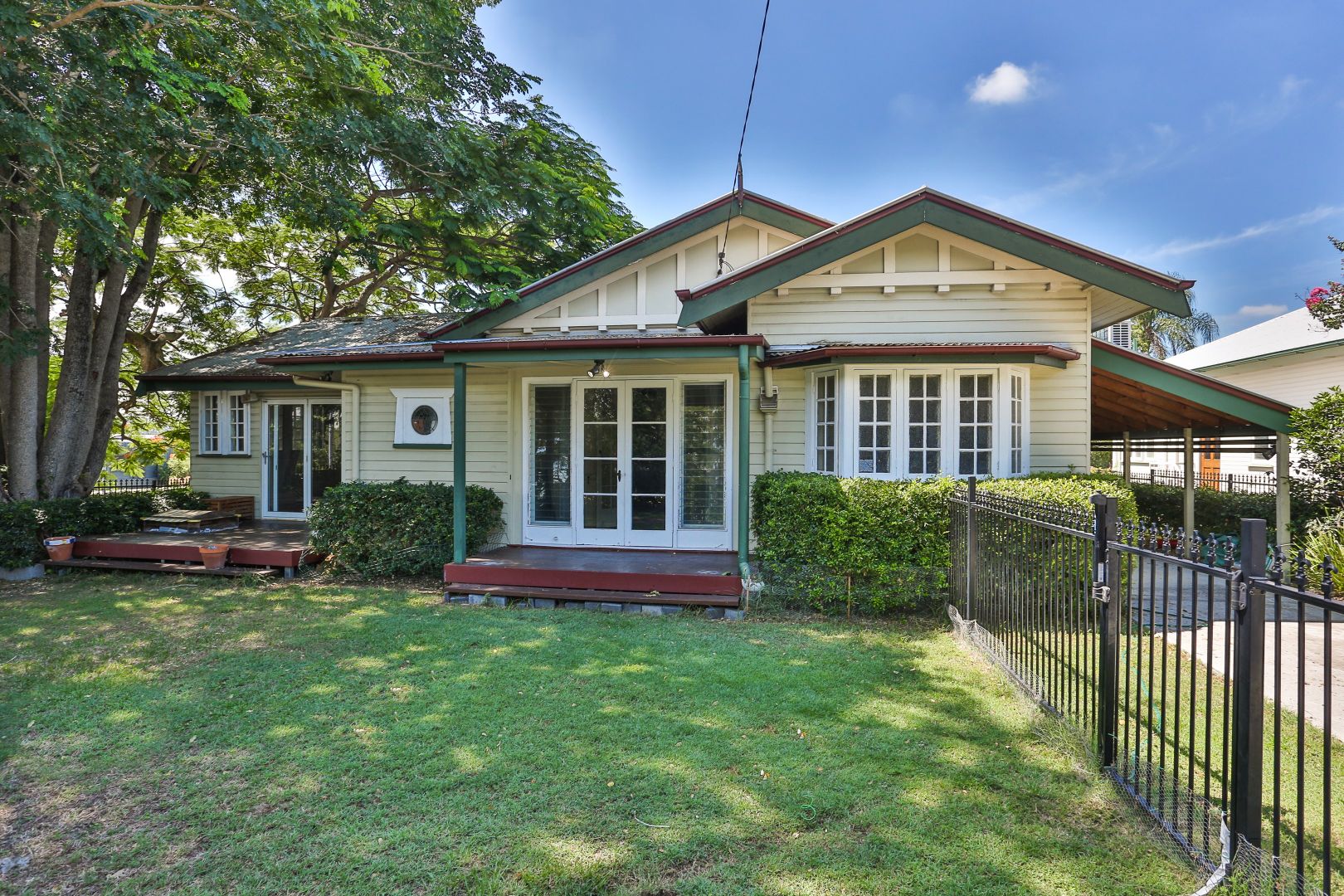 138 King Arthur Terrace, Tennyson QLD 4105