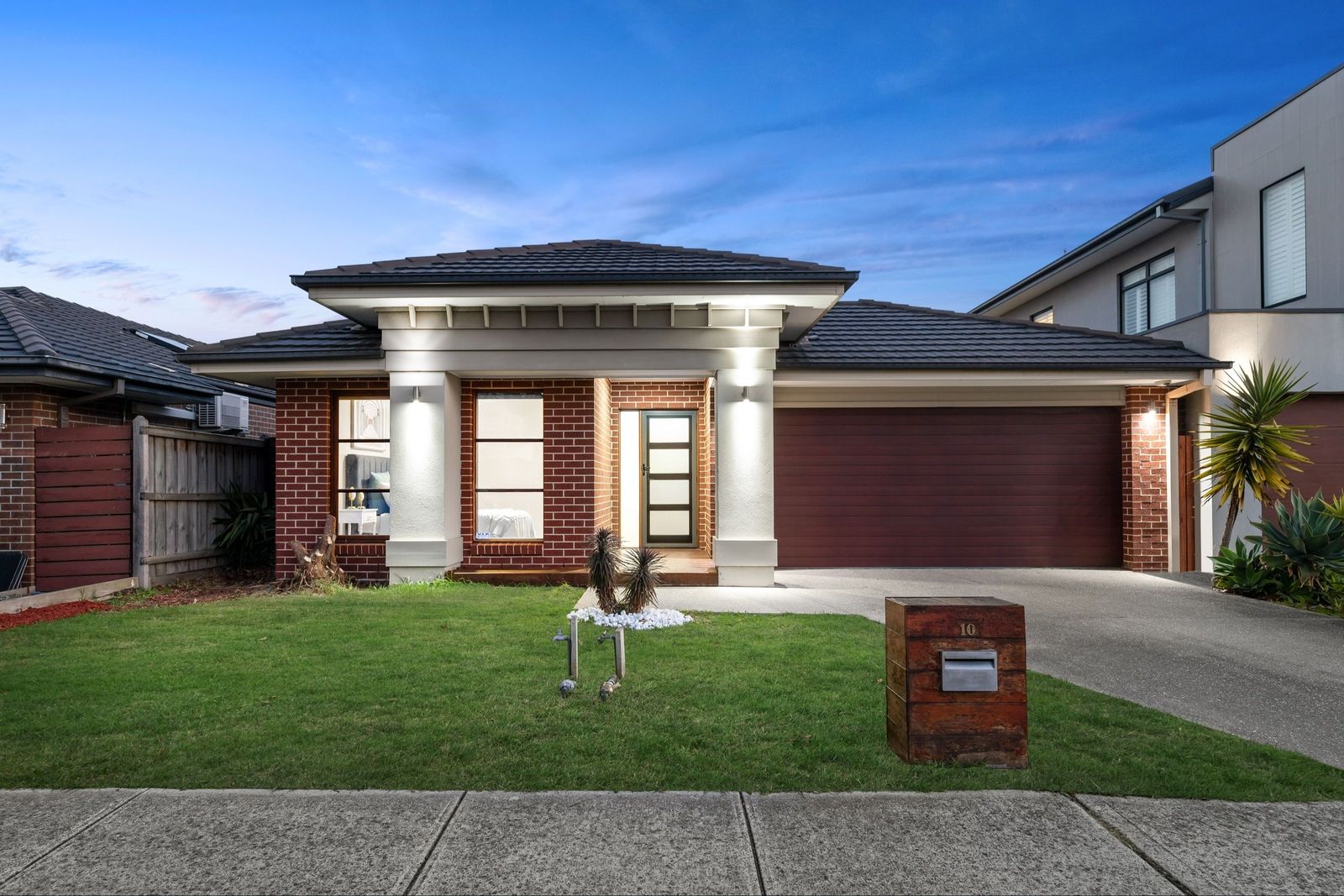 4 bedrooms House in 10 Westwood Boulevard KEYSBOROUGH VIC, 3173