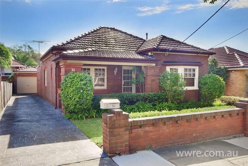 10 First Avenue, Rodd Point | Property History & Address Research | Domain