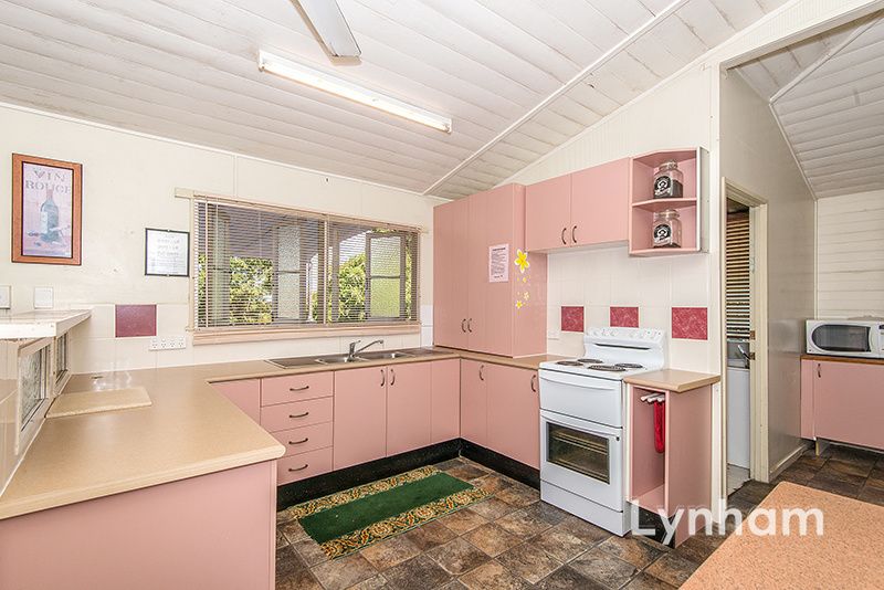 8 Stagpole Street, West End QLD 4810, Image 2