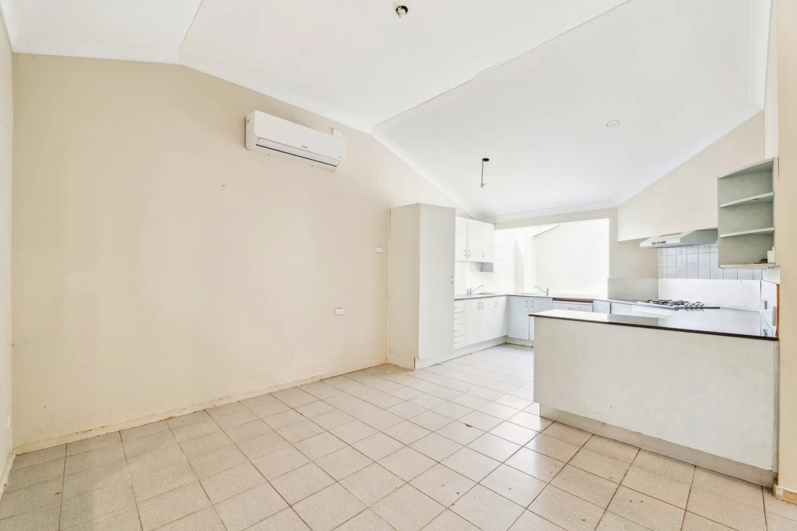 Additional image 10 of 21 Whitian Drive, Carrara QLD 4211