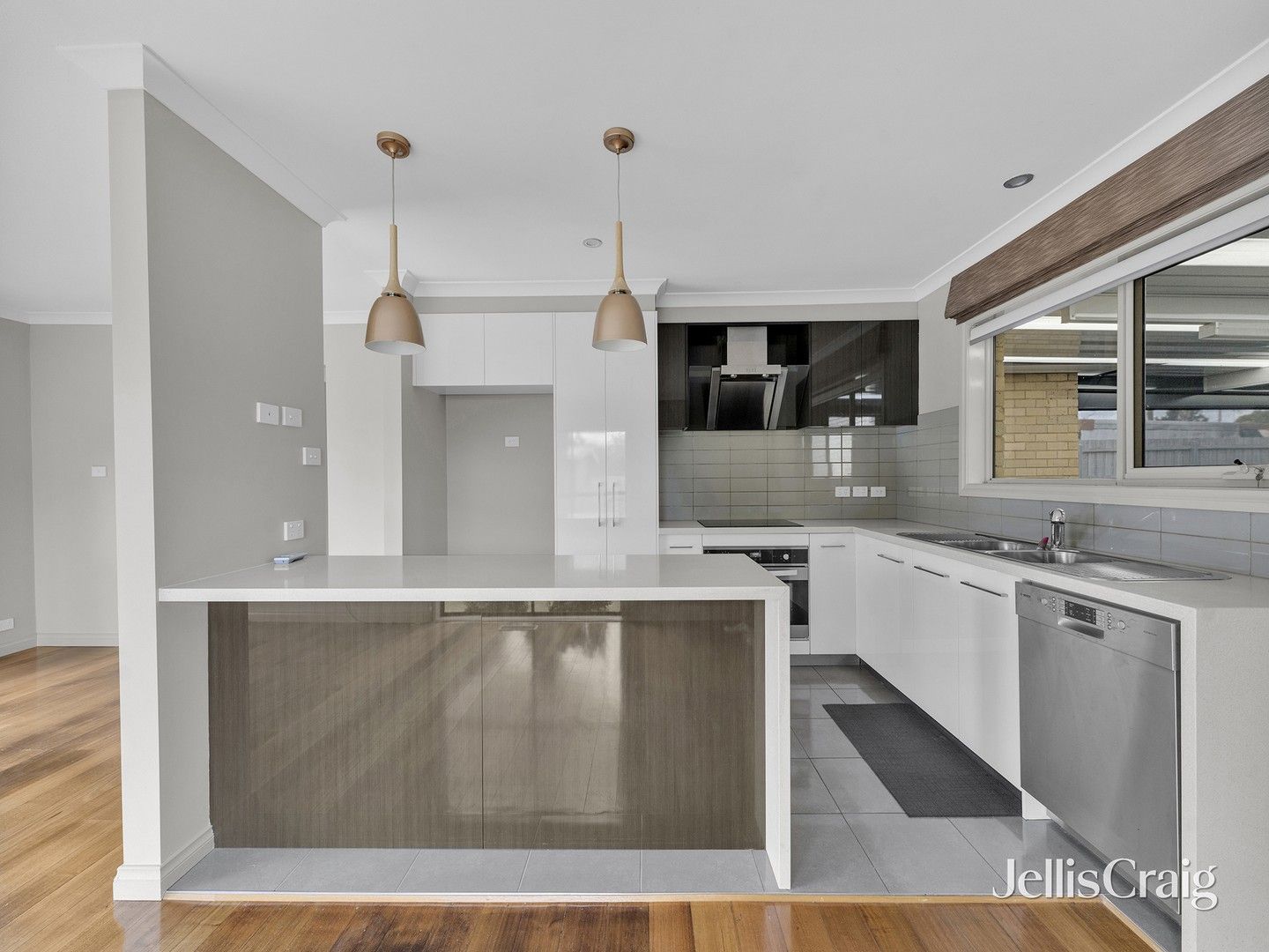 3 bedrooms House in 28 Mackie Road MULGRAVE VIC, 3170