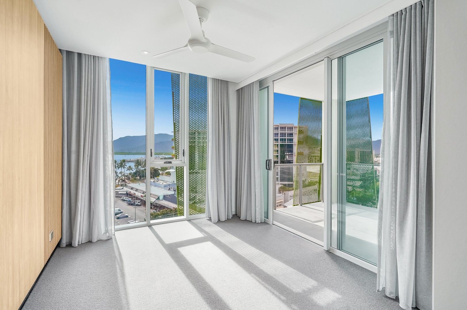 3 bedrooms Apartment / Unit / Flat in 1106/163 Abbott Street CAIRNS CITY QLD, 4870