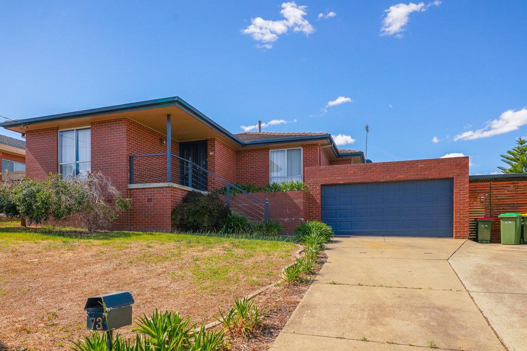 4 bedrooms House in 73 Red Hill Road KOORINGAL NSW, 2650