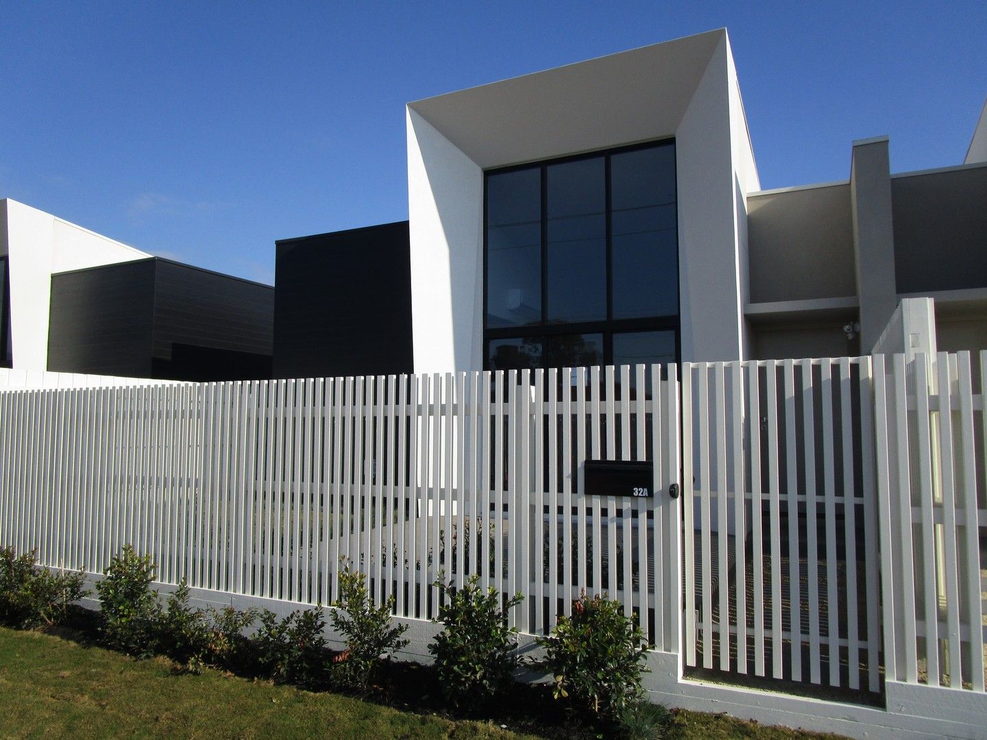 3 bedrooms Townhouse in 32A Regent Avenue SPRINGVALE VIC, 3171