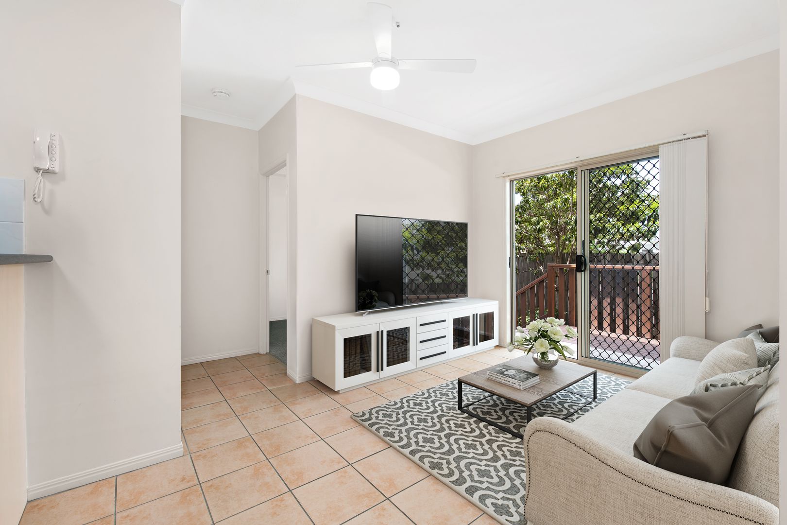 3/2-4 Irene Street, Redcliffe QLD 4020, Image 2