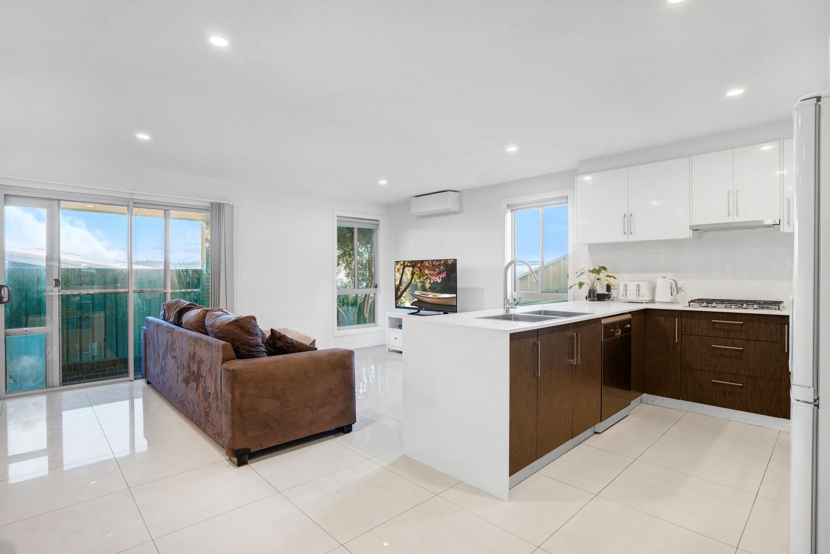 22 BONVILLE PARKWAY, Shell Cove NSW 2529, Image 2