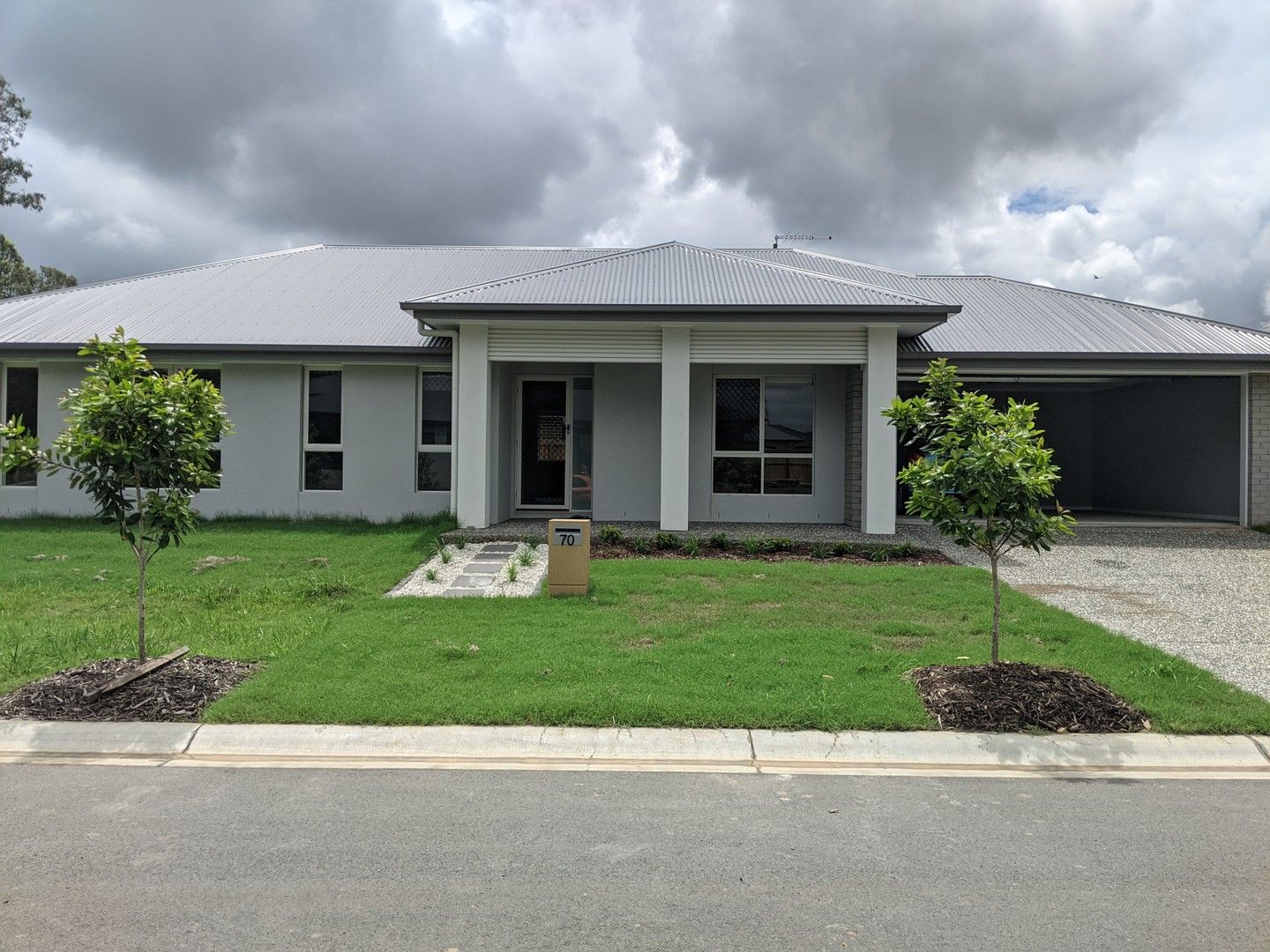 4 bedrooms House in  PARK RIDGE QLD, 4125