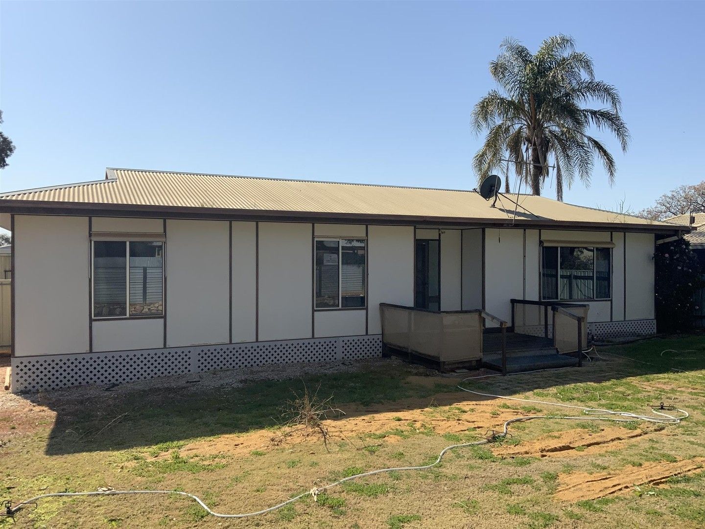 3 bedrooms House in 27 Streeter Avenue GLOSSOP SA, 5344