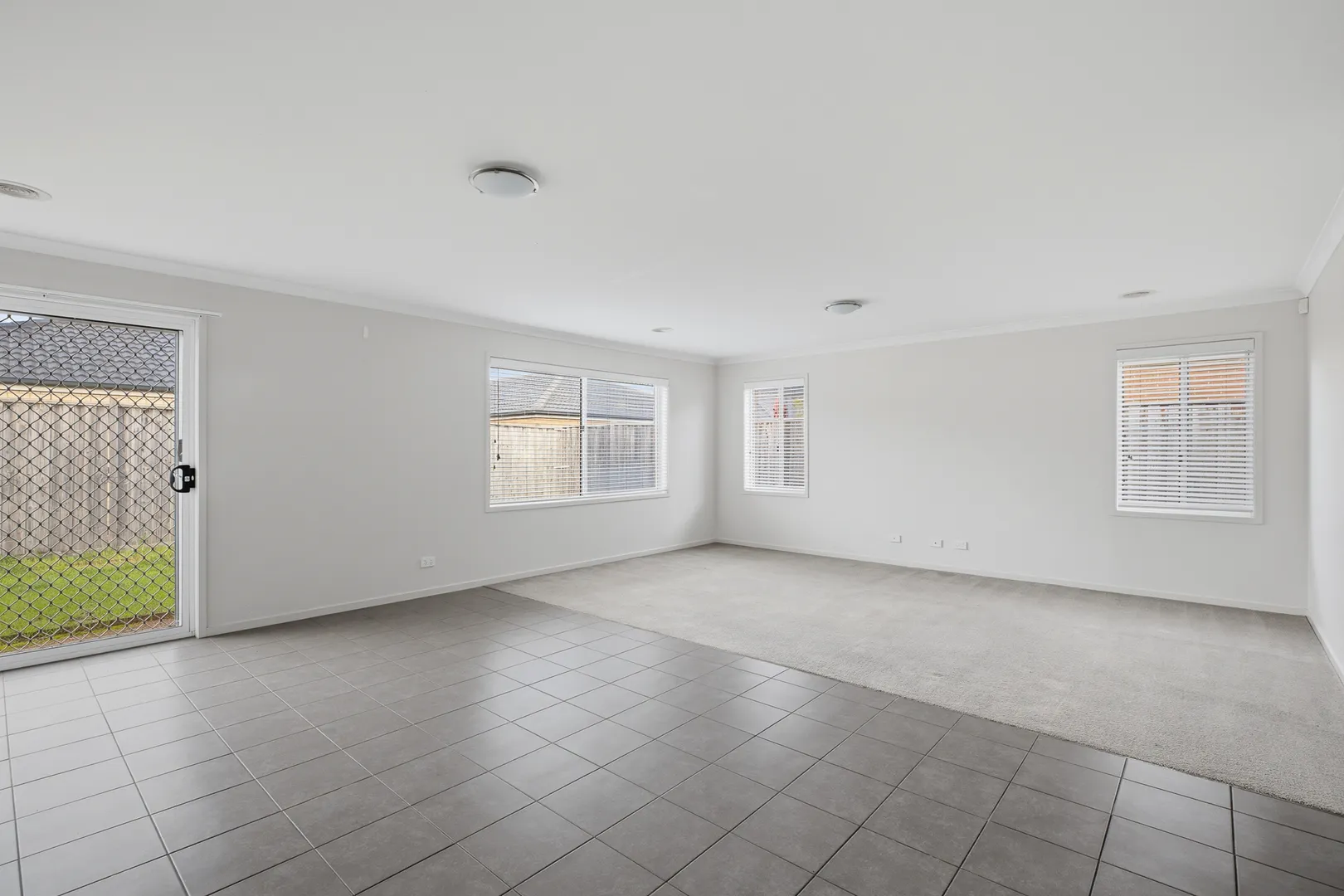 Spacious Design in the Saratoga Estate. - Widok 3
