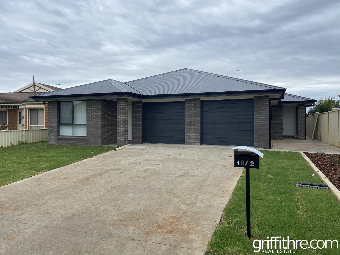2/10 Graves Place, Griffith NSW 2680