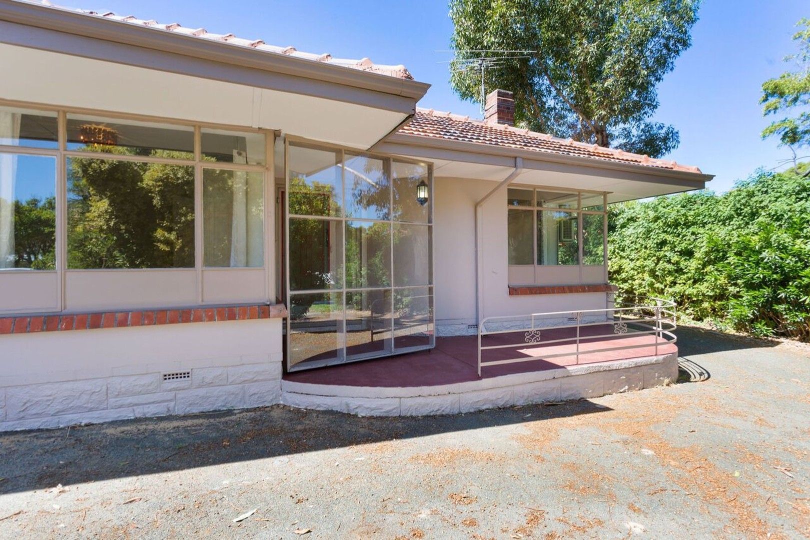 3 bedrooms House in 10B James Road SWANBOURNE WA, 6010