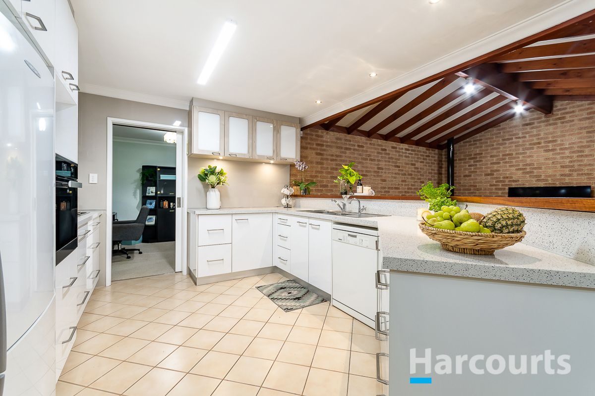 37 Maradu Crescent, Wanneroo WA 6065, Image 2