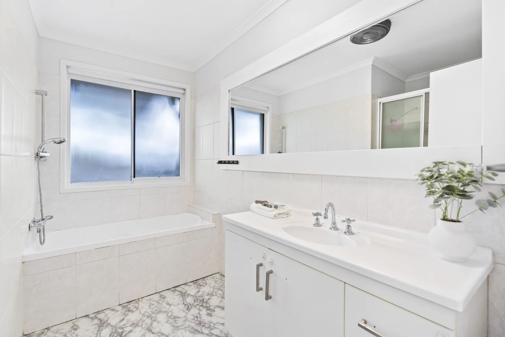 Additional image 13 of 19 Tekapo Street, Broadbeach Waters QLD 4218