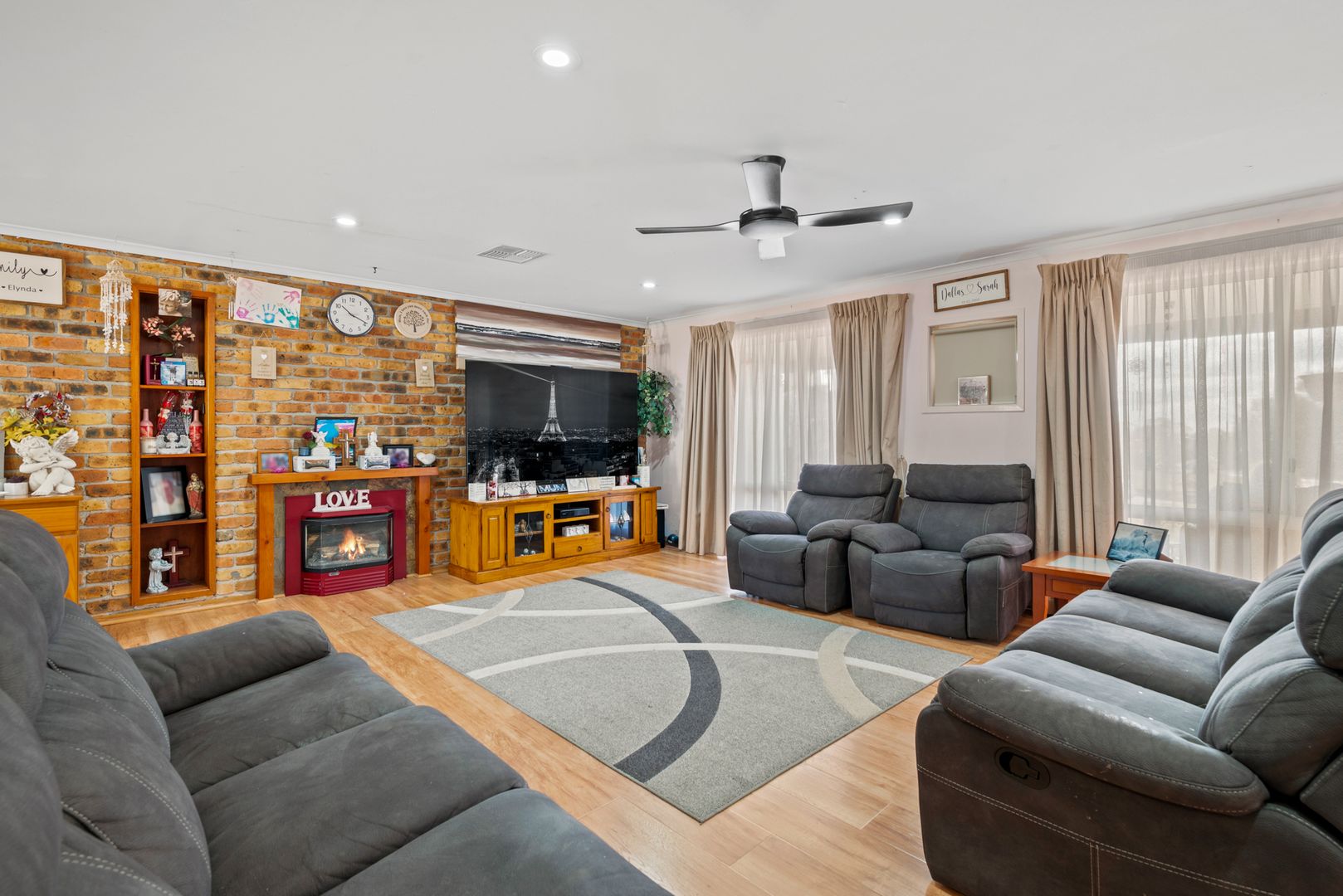 16 Greco Place, Rosemeadow NSW 2560, Image 2