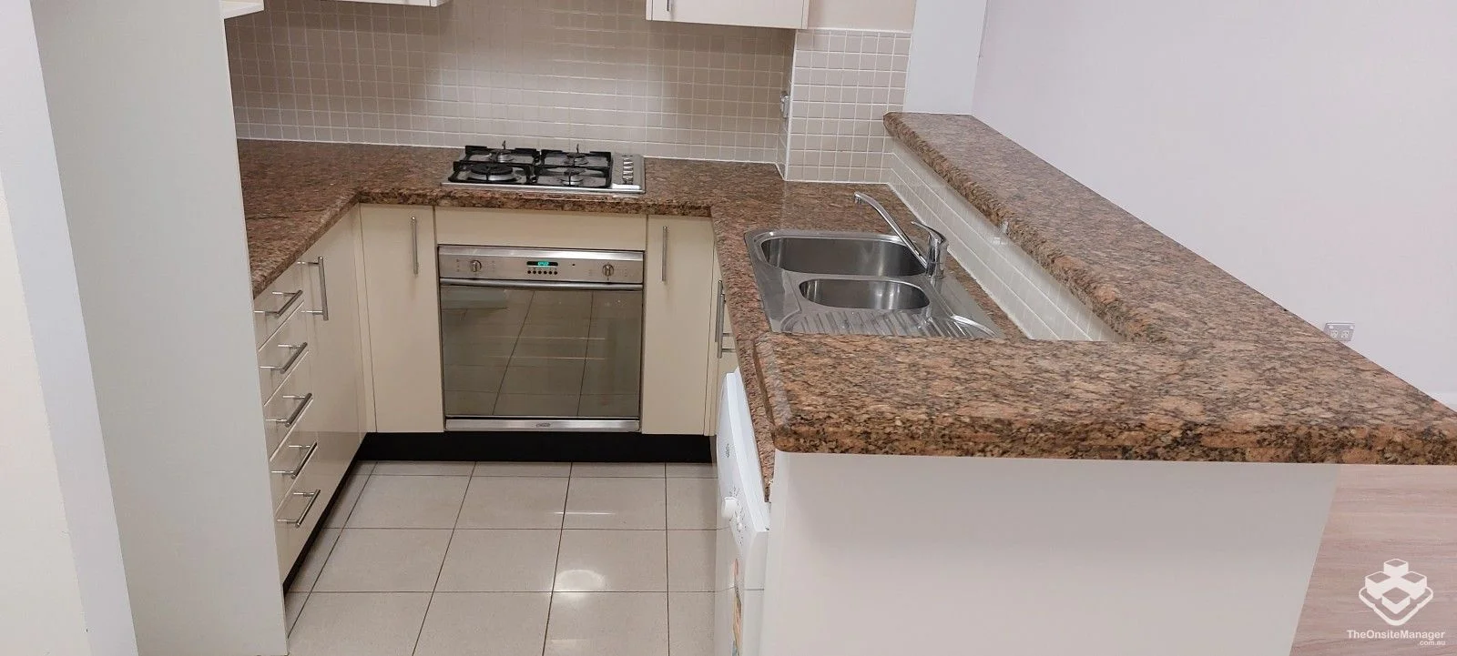 Additional image 6 of ID:21155701/4-10 Pound Road, Hornsby NSW 2077