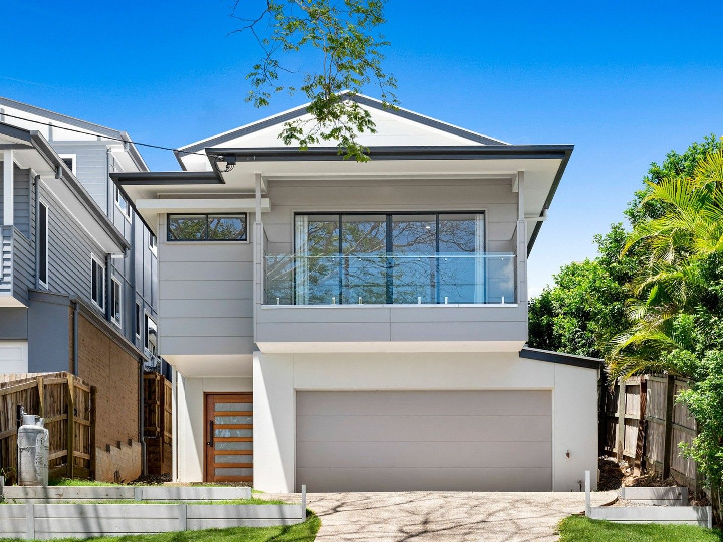 4 bedrooms House in 54 Dunrod Street HOLLAND PARK WEST QLD, 4121