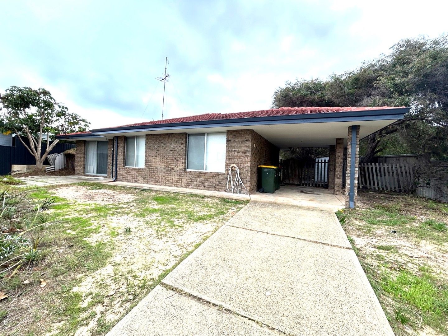 12 Chrisp Place, Yanchep WA 6035 House For Rent 500 Domain