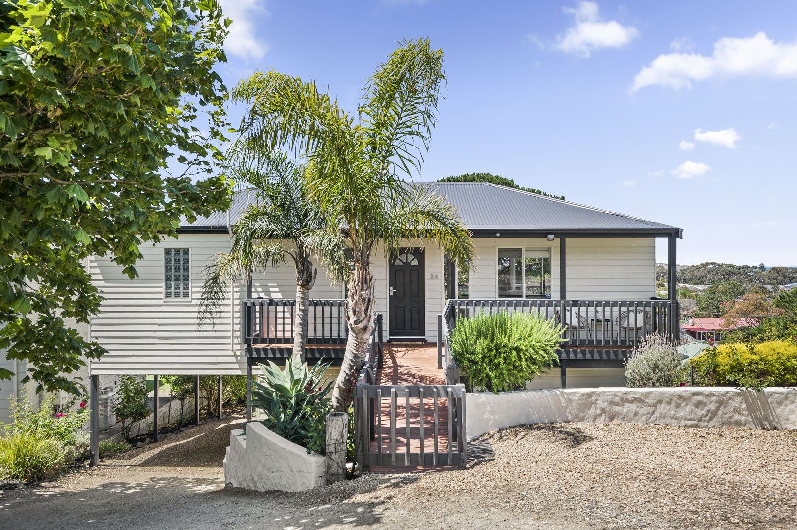 4 bedrooms House in 24 Laurie Avenue ENCOUNTER BAY SA, 5211