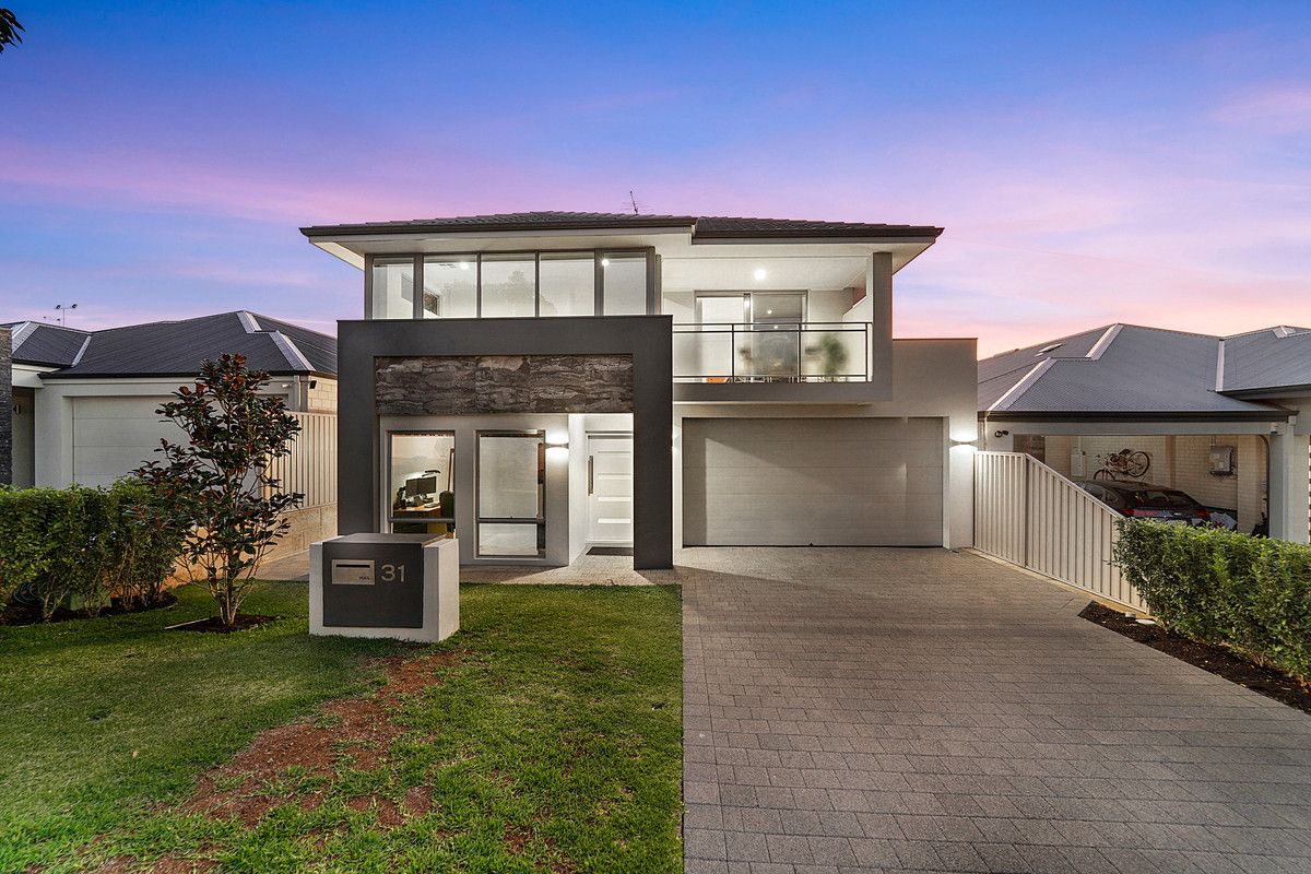 4 bedrooms House in 31 Redmond Street SALTER POINT WA, 6152