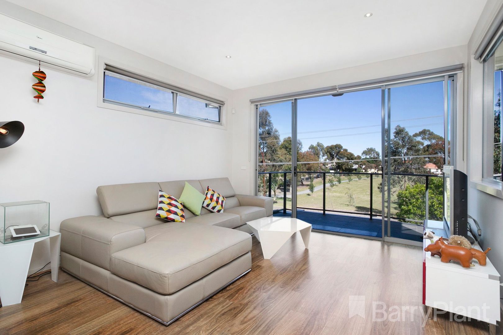 2/8 Whittaker Street, Maidstone VIC 3012, Image 1