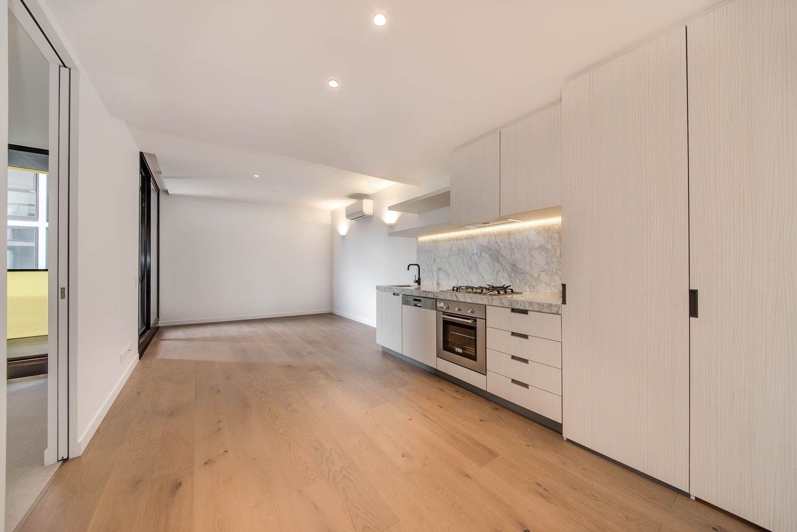 1 bedrooms Apartment / Unit / Flat in 424/33 Blackwood Street NORTH MELBOURNE VIC, 3051