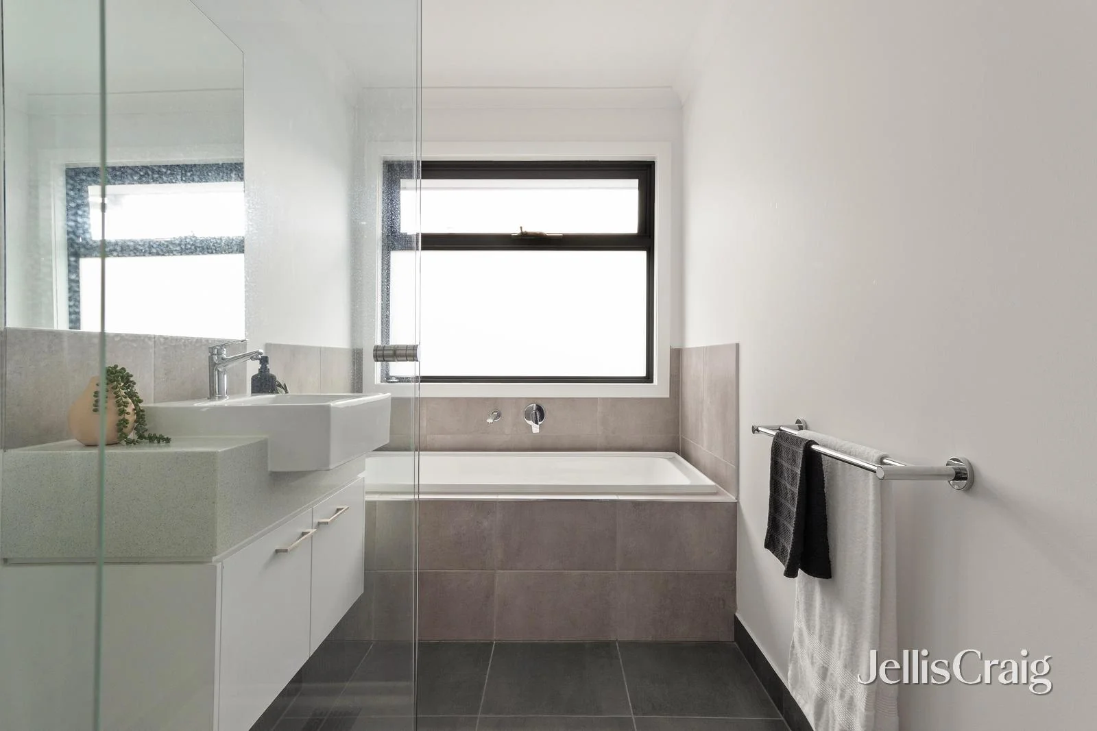 Additional image 9 of 2/93 Hull Road, Croydon VIC 3136