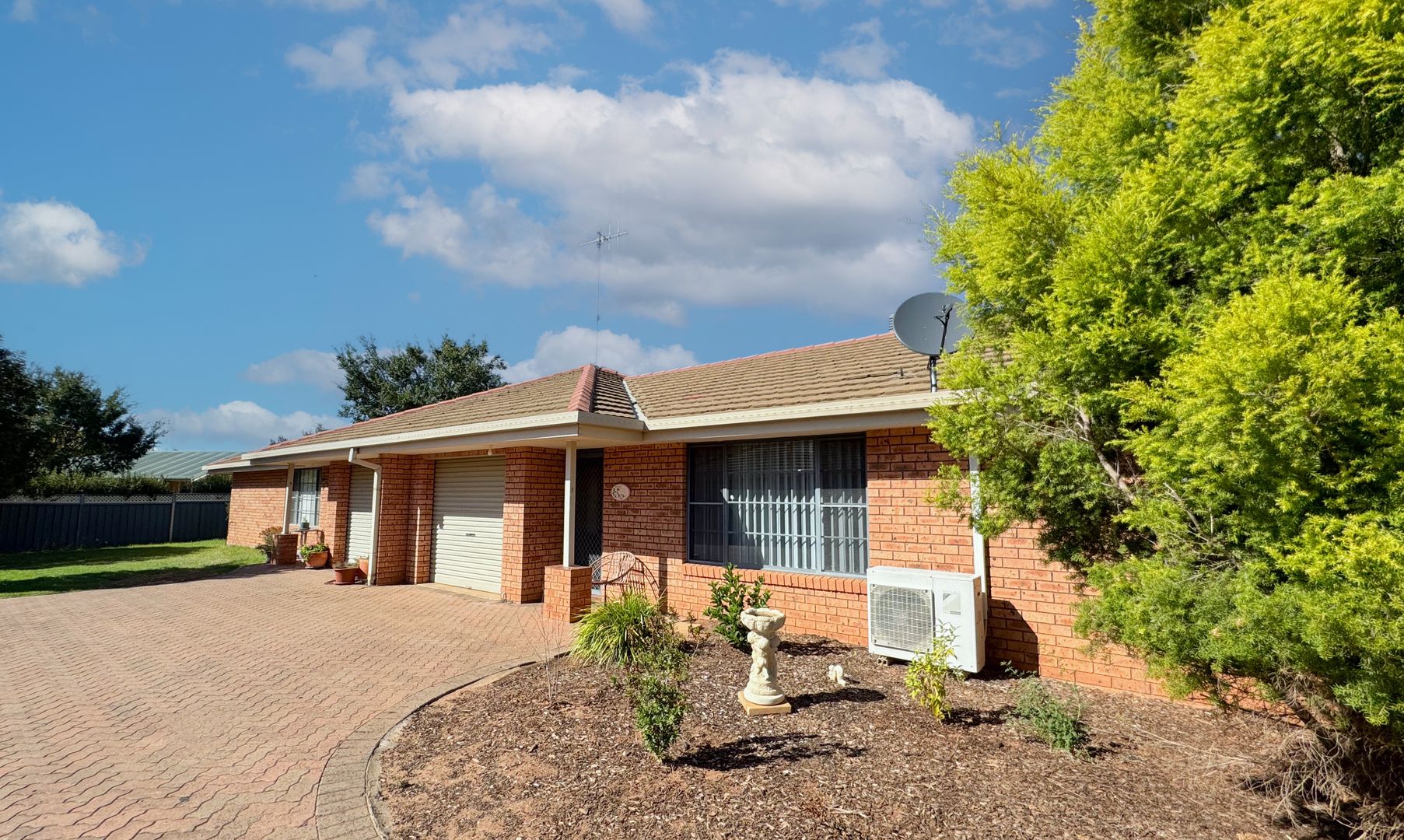 1 & 3/24 Ebelina Crescent, Parkes NSW 2870, Image 0