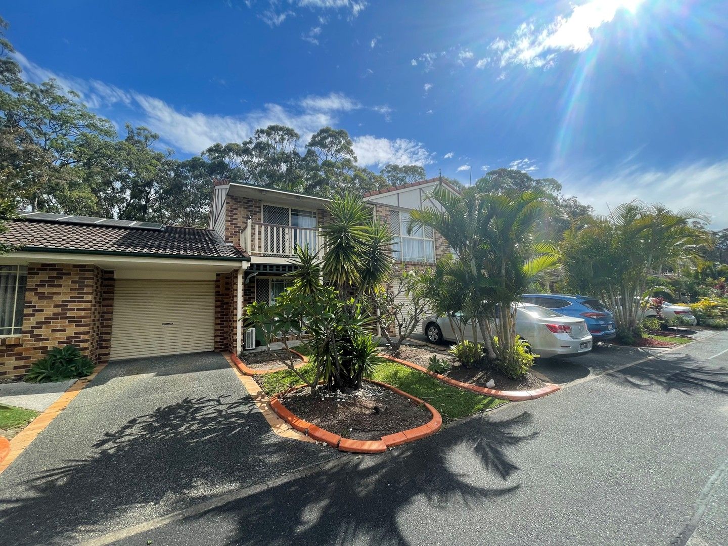 3 bedrooms Townhouse in 9/402 Pine Ridge Road COOMBABAH QLD, 4216