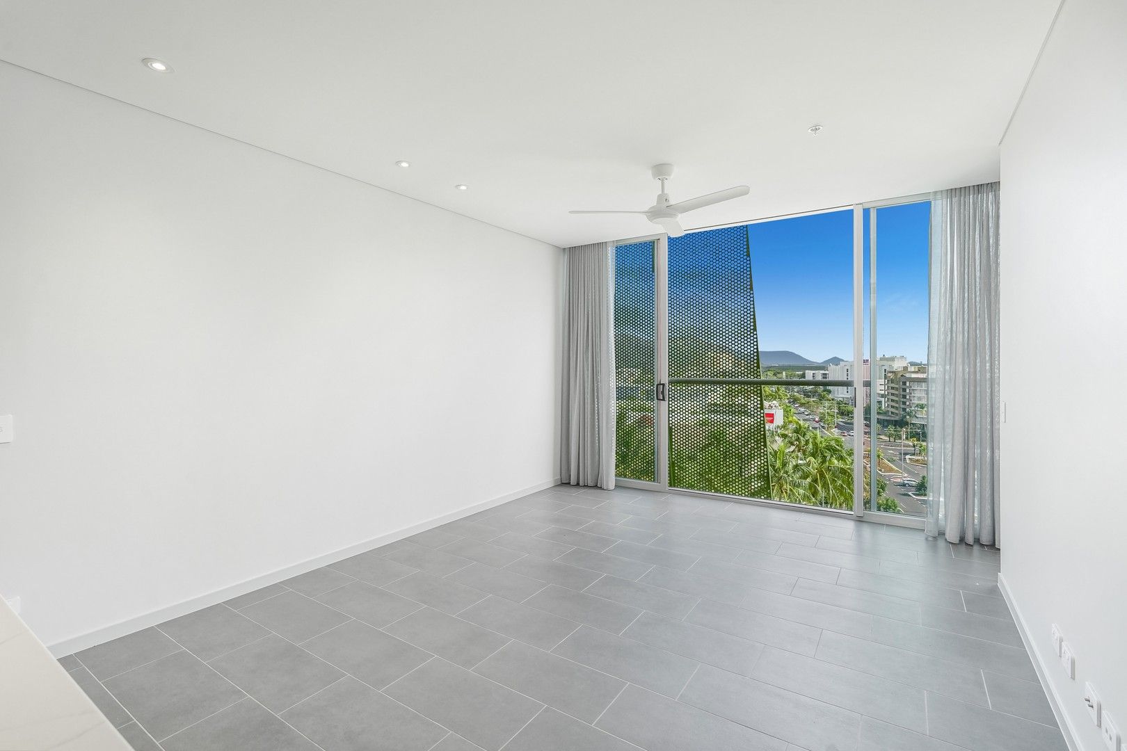 1 bedrooms Apartment / Unit / Flat in 1004/163 Abbott Street CAIRNS CITY QLD, 4870