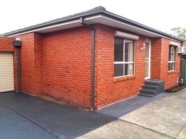 2 bedrooms Apartment / Unit / Flat in 2/34 St Vigeons Road RESERVOIR VIC, 3073