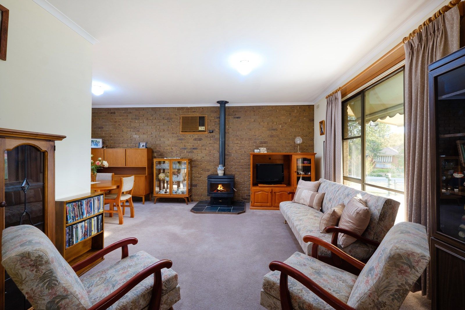 22 Oxford Street, Chiltern VIC 3683, Image 2