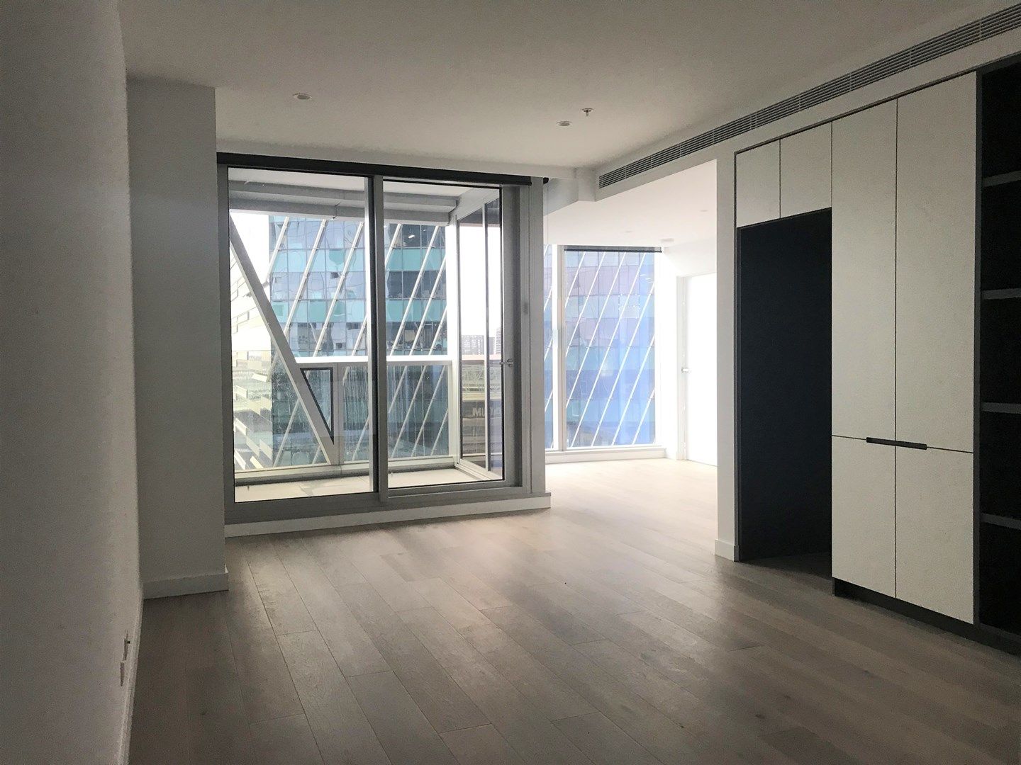 1610B/639 Little Lonsdale St, Melbourne VIC 3000 Apartment For Rent