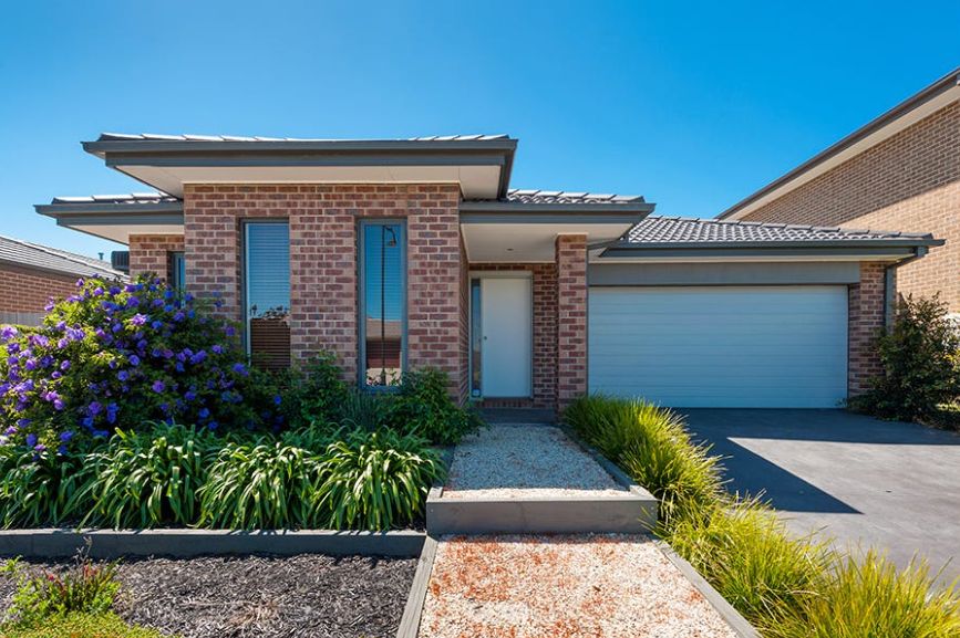 4 bedrooms House in 32 Palladium Circuit BEVERIDGE VIC, 3753