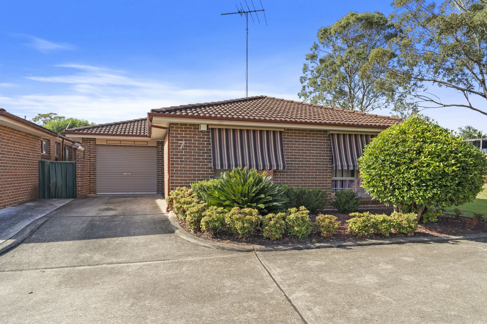 3 bedrooms Villa in 7/2 Westmoreland Road MINTO NSW, 2566