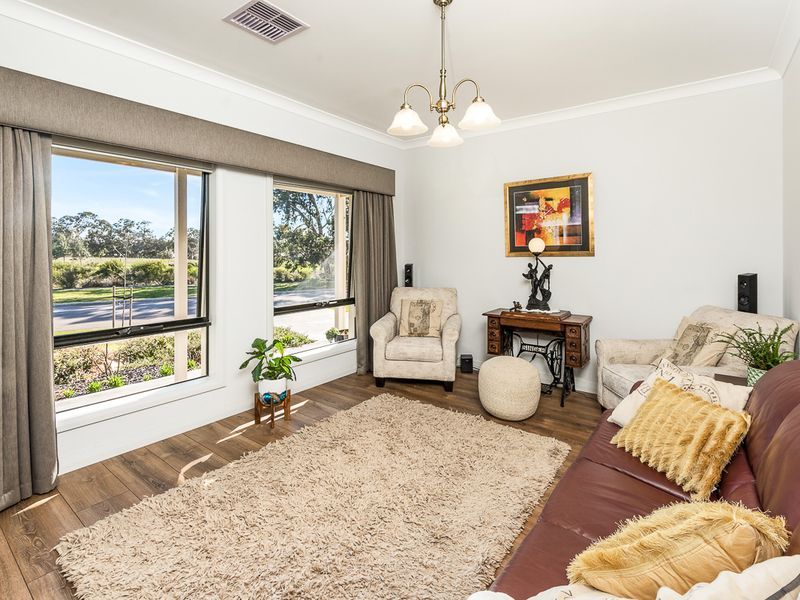 94 Aurora Circuit, Meadows SA 5201, Image 2