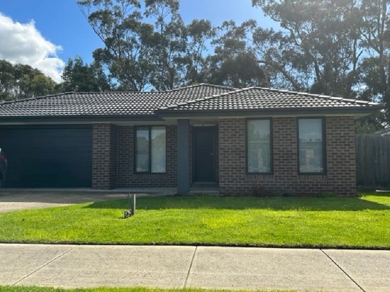4 bedrooms House in 49 Pepper Crescent DROUIN VIC, 3818
