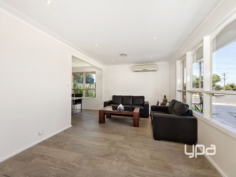 1/5 Guest Avenue, Albanvale VIC 3021, Image 2