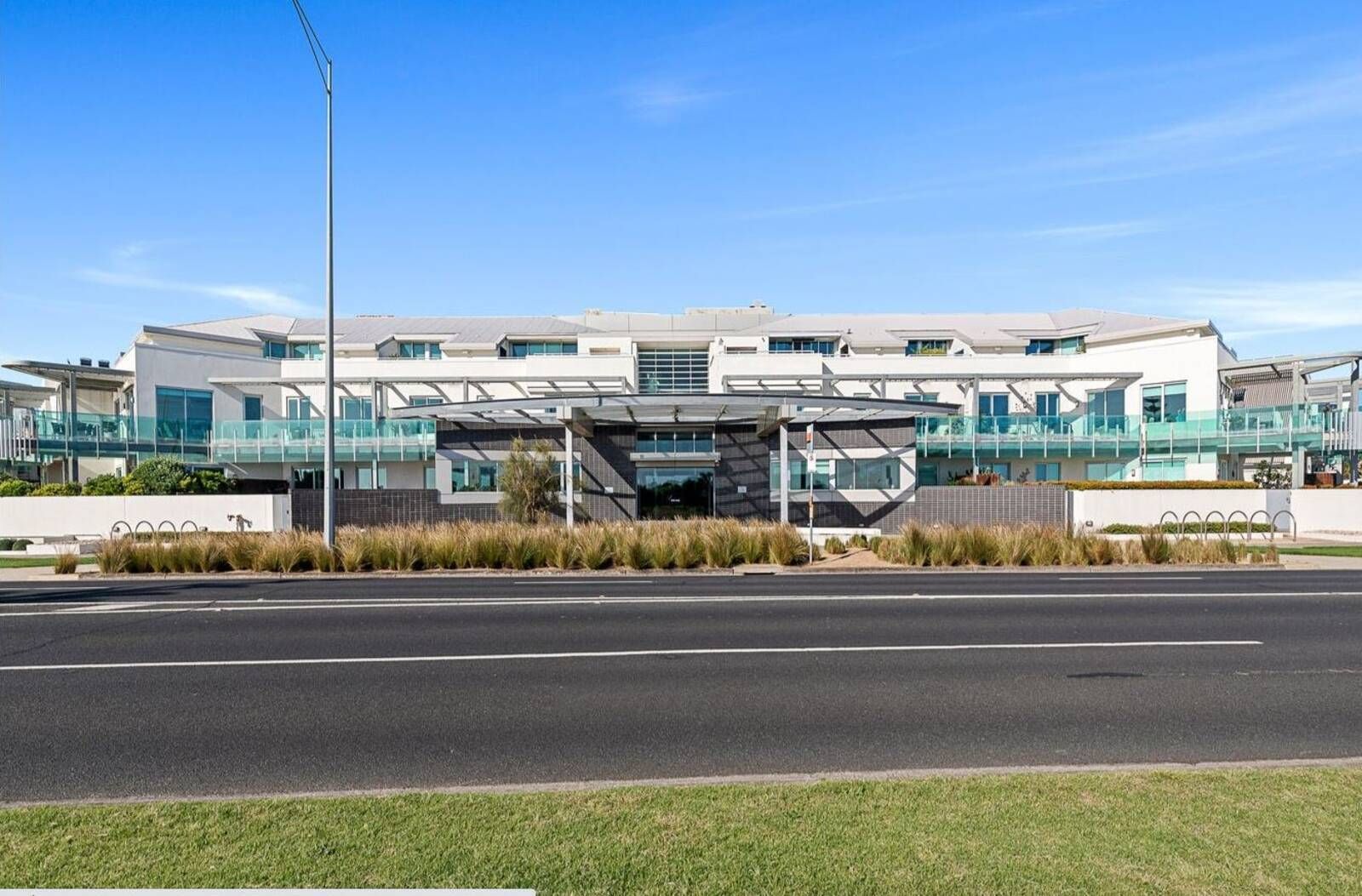 2 bedrooms Apartment / Unit / Flat in 22/15 Beach Road HAMPTON VIC, 3188