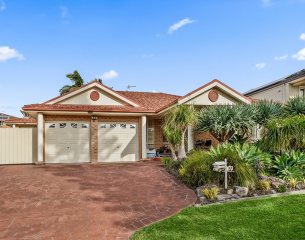 12 Cove Boulevard, Shell Cove NSW 2529