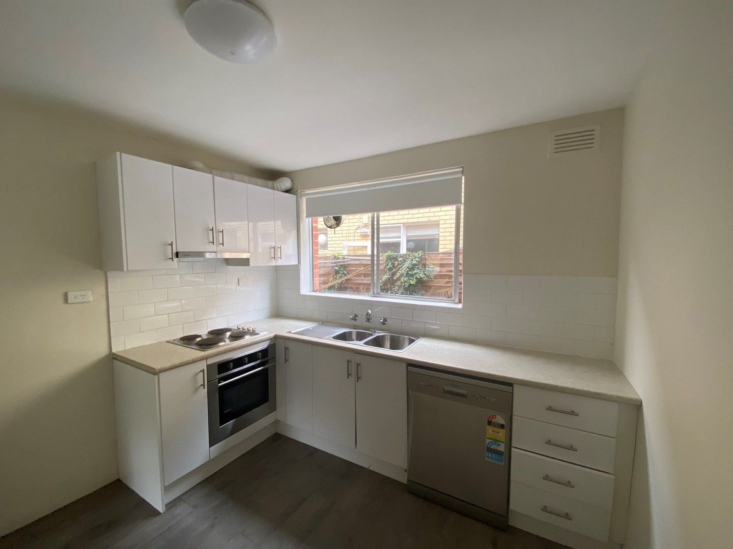 2 bedrooms Apartment / Unit / Flat in 4/332 Nicholson Street YARRAVILLE VIC, 3013