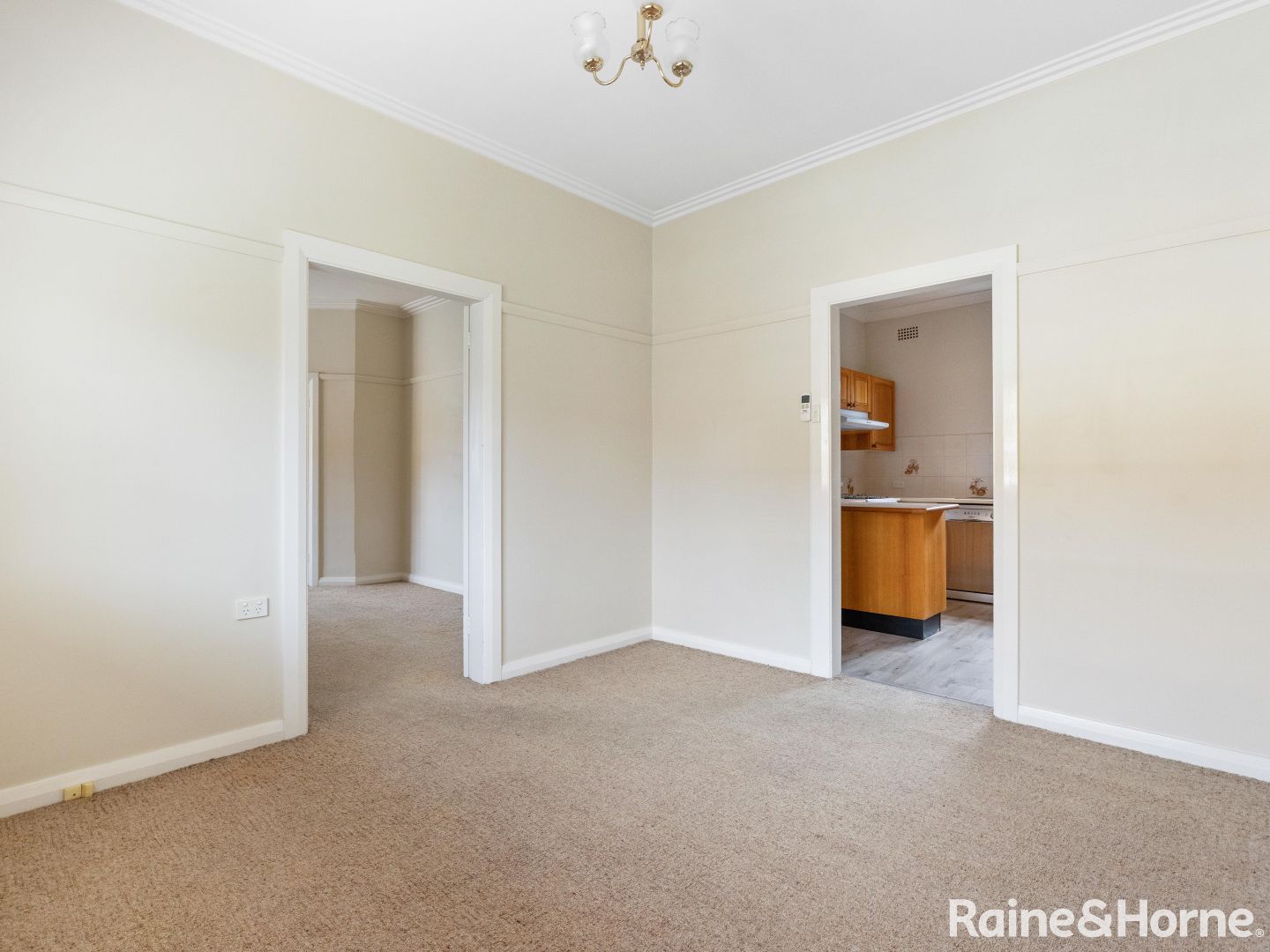 76 Seymour Street, Bathurst NSW 2795, Image 2