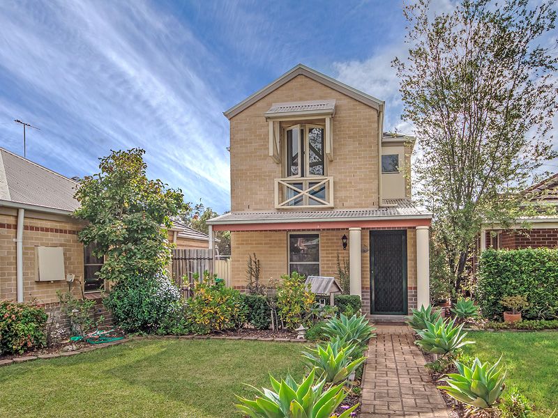 3 bedrooms House in 16 Acacia Court NARELLAN NSW, 2567