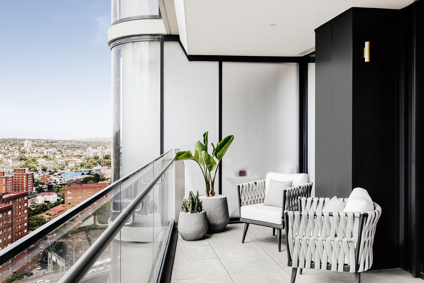 3 bedrooms Apartment / Unit / Flat in 1801/61 Lavender Street MILSONS POINT NSW, 2061