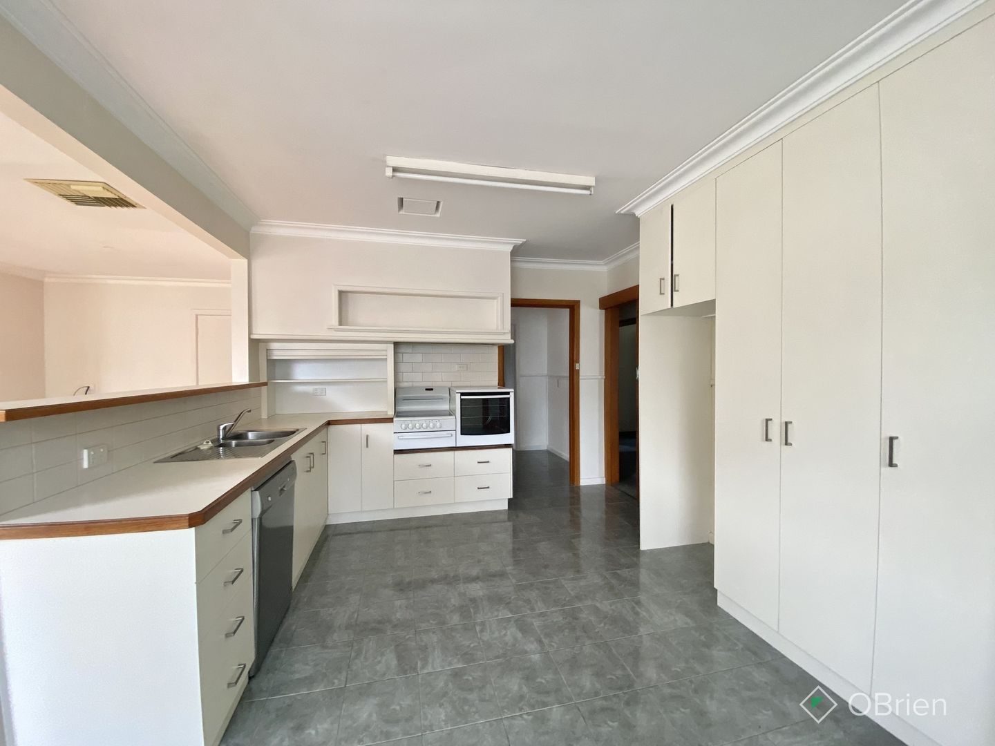 28 Phillipson Street, Wangaratta VIC 3677 - House For Rent | Domain