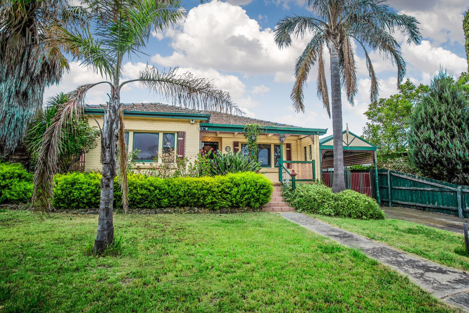 3 Clayton Road, Strathmore Heights Property History & Address