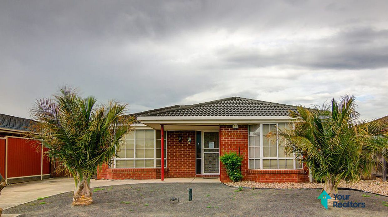4 bedrooms House in 11 St Lawrence Close WERRIBEE VIC, 3030